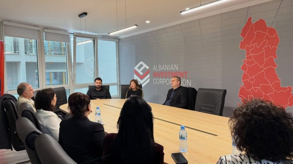 Nënshkruhen marrëveshjet për projektin  Korpusi i Institucioneve të Pavarura 