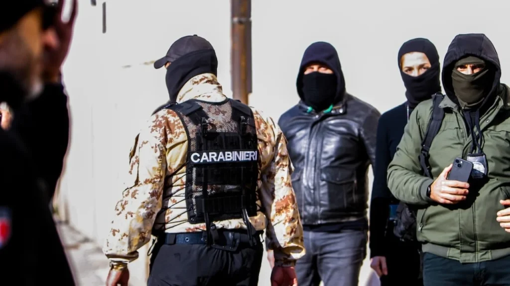 Raporti  Si mafia shqiptare po barazohet me Ndrangheta n