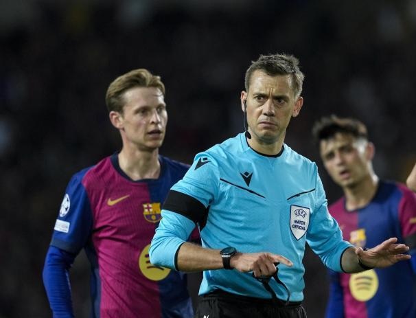 UEFA zgjedh Turpin për ndeshjen Atlético Barça