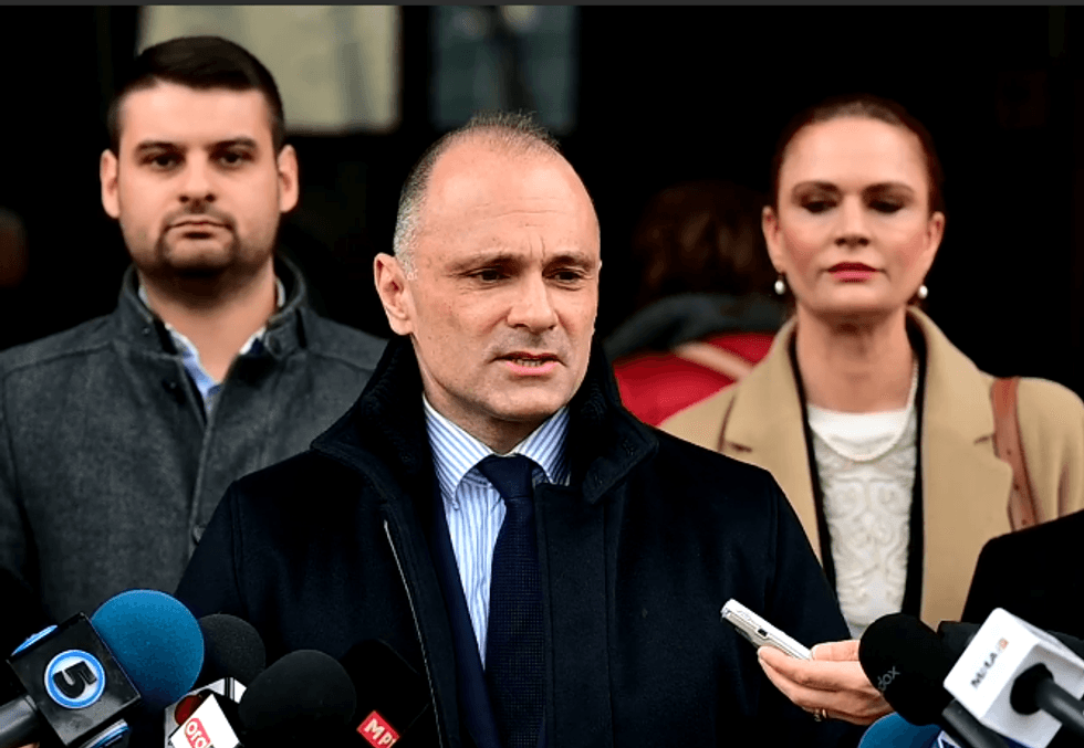 Filipçe  Nuk ka rrezik nga ndryshimi i Kushtetutës  e vërteta është se OBRM PDUKM nuk dëshiron kontroll nga prokuroria evropiane