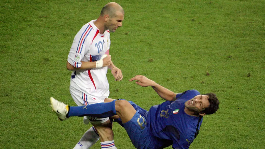  Ishte faji im    Buffon pranon rolin në kartonin e kuq ndaj Zidane në finalen e Botërorit 2006