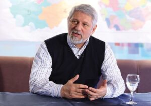 Jakimovski për protestën e studentëve  Pas saj qëndron një parti politike  më penguan thirrjet për UÇK në