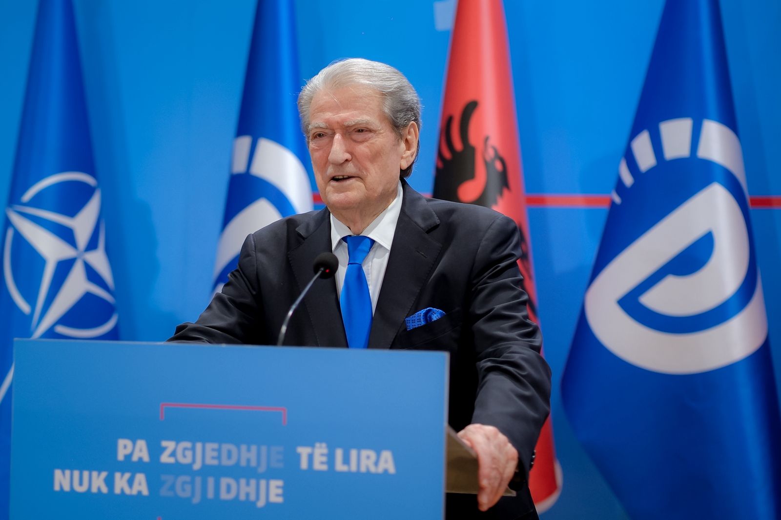 Berisha rikonfirmohet kryetar i PD së me 37 341 vota pro  Vokshi  Procesi transparent