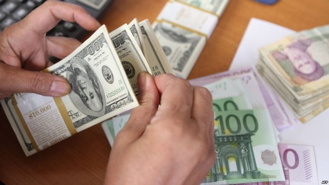 Këmbimi valutor 22 maj  Me sa blihen e shiten monedhat kryesore