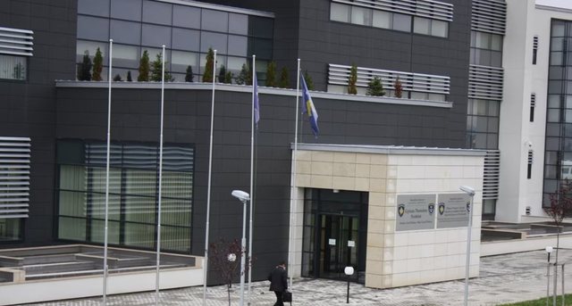 Ndikuan në vullnetin e lirë të votuesve  Gjykata cakton një muaj paraburgim për shtatë drejtorët e institucioneve serbe