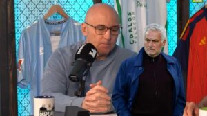  Mourinho do ta ketë shumë të vështirë të fitojë titullin kampion  mund të fitojë një kupë ose një Superkupë 
