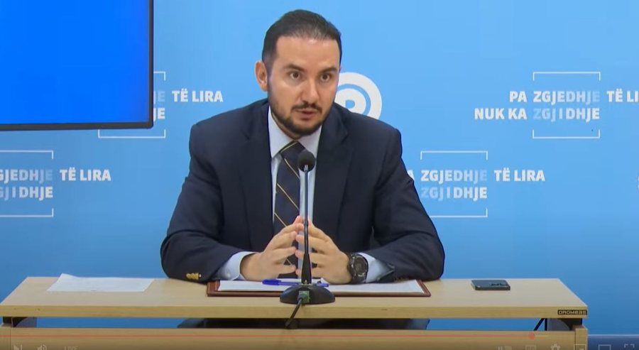 nga qendrat e votimit,