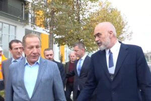 në Aeroportin e Vl