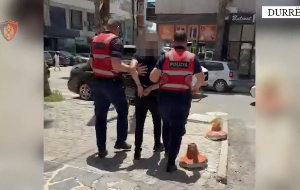 në Kavajë dhe Durrës