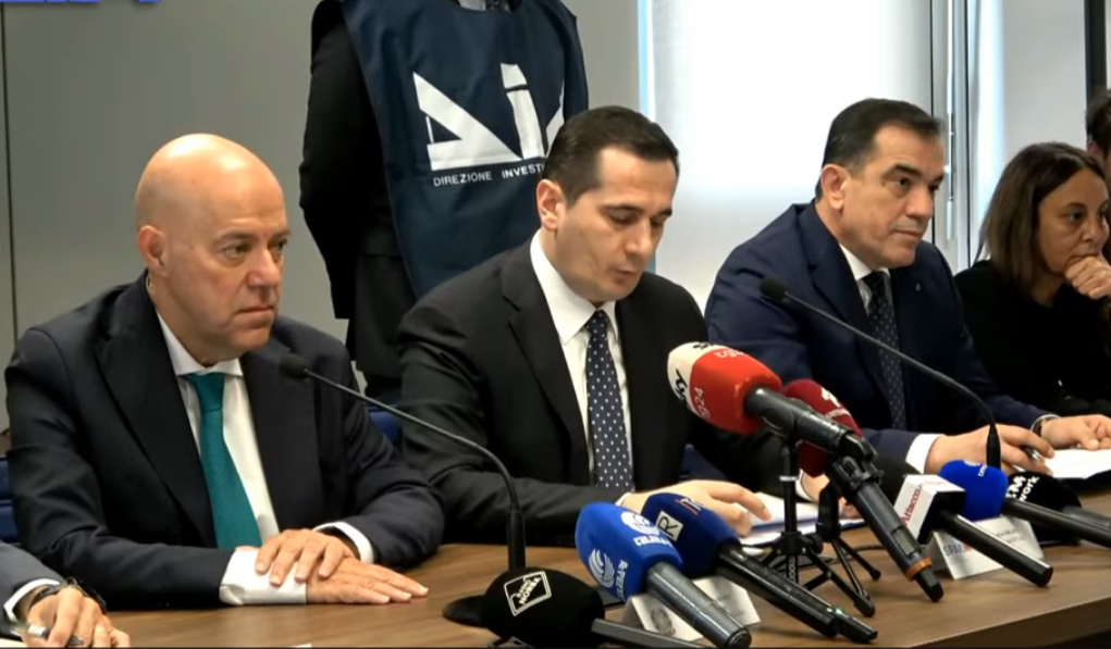 15 masa sigurimi, 1