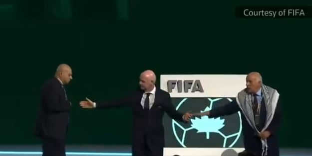  Nuk takohem me ata që bëjnë gjenocid   Moment i sikletshëm  dështon përpjekja e FIFA s për të ulur tensionet mes federatave izraelite dhe palestineze