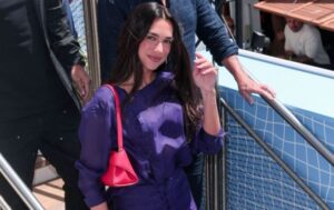Dua Lipa shkëlqen në Kanë