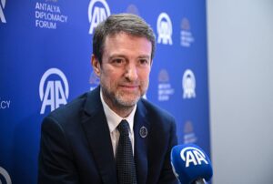 Hoxha  Shqipëria nuk do ta zgjasë marrëveshjen e migracionit me Italinë përtej vitit 2030