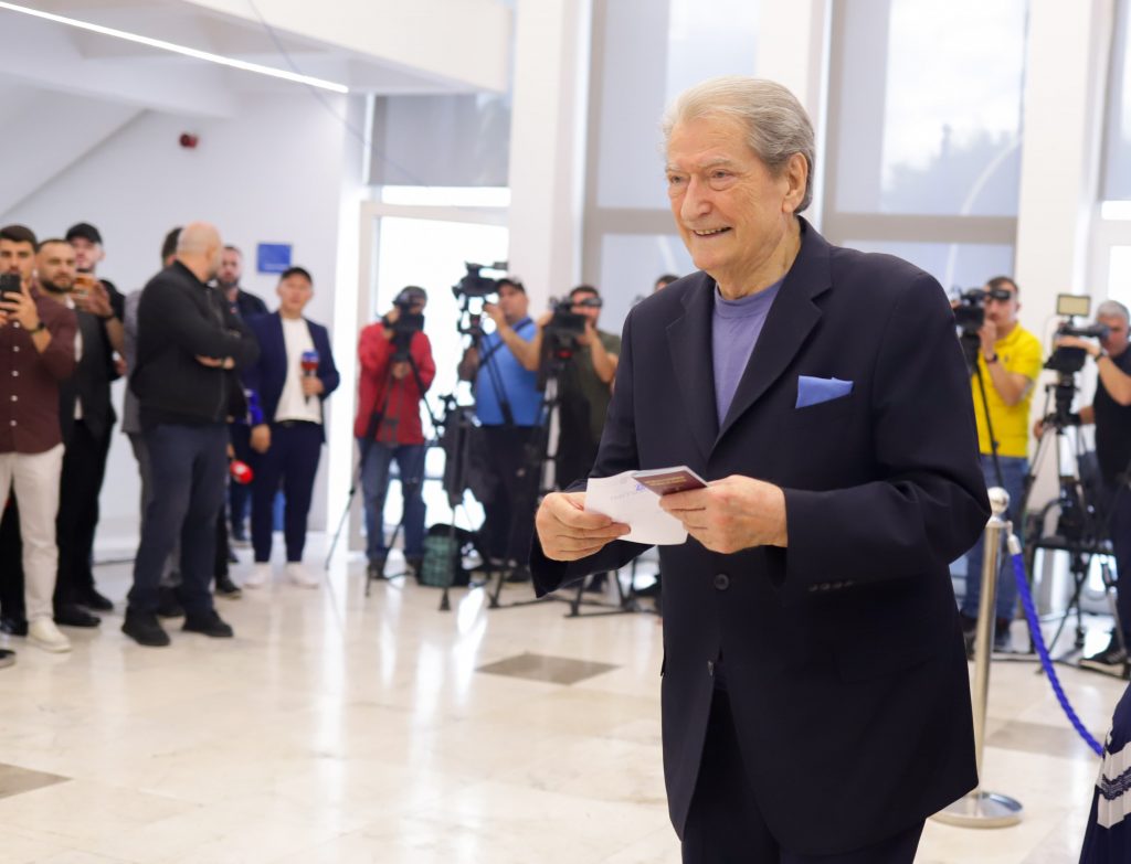 Zgjedhjet për kreun e PD  Pas mbylljes së votimit  nis procesi i numërimit të fletëve