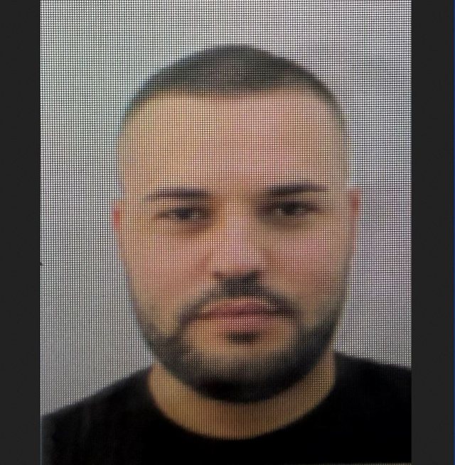 Plagosi Hamajezin për borxhin 30 mijë euro  ja kush është Klodian Kallo  i shpallur në kërkim
