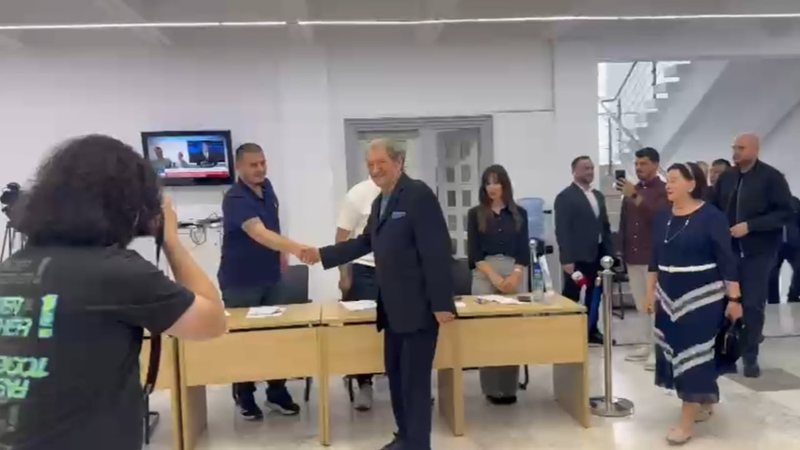  Proces shembullor    Berisha voton për veten në garën pa rivalë dhe sulmon Salianjin  Përfaqësues i krimit 