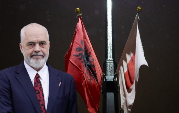 me flamuj shqiptarë