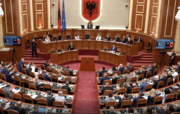 10 interpelanca dhe ndryshime në rregullore,
