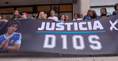 Gjyqi për vdekjen e Maradonës  ish bashkëshortja akuzon mjekun   Ai është një vrasës 