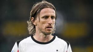 Fati i Modricit te Milan mbetet pezull  Allegri dhe Champions vendosin të ardhmen e tij