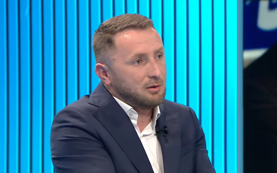 Analisti Muça në  3D   Berisha e  mundi  politikisht Salianjin  ja pse nuk u prit në seli pas burgut