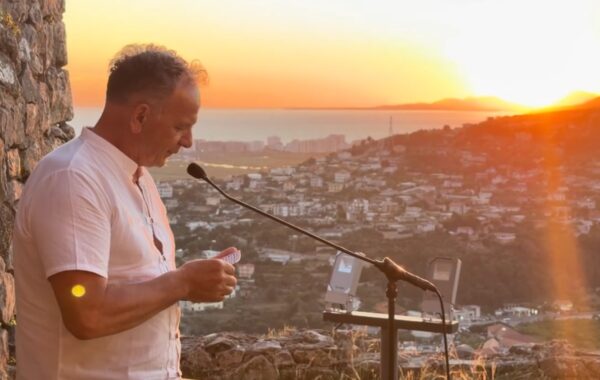 "Poezi nën yje", në Kalanë e