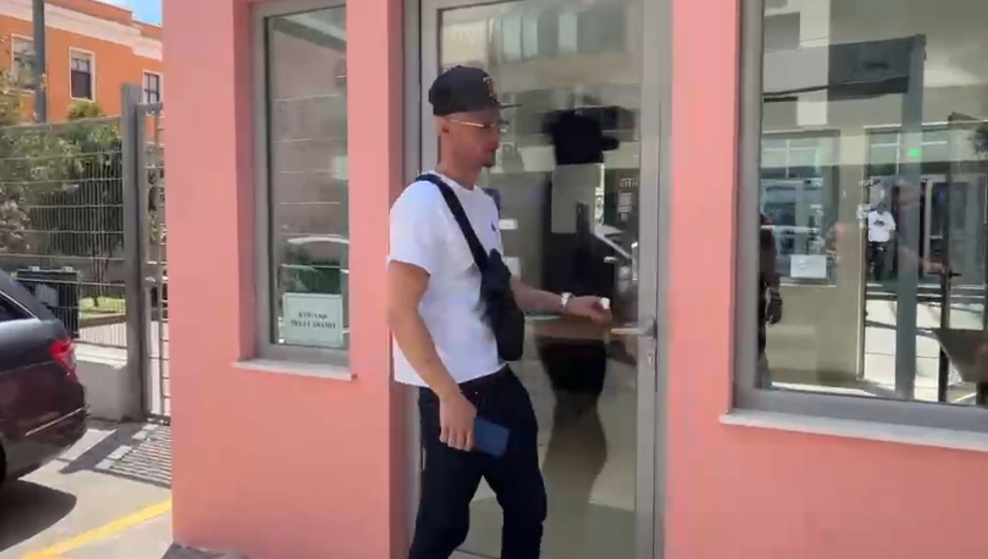 Cllevio paraqitet në GJKKO  pritet të dëshmojë në gjyqin ndaj Laert Haxhiut  VIDEO 