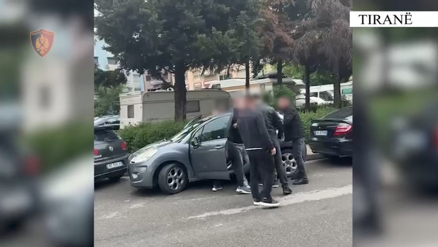 Iu gjetën 1000 fara kanabis në makinë  dyshohet se do t i shiste  Në pranga 66 vjeçari në Tiranë