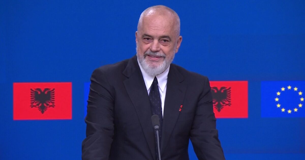 Duhet të mësoni nga dashuria