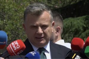 në BE