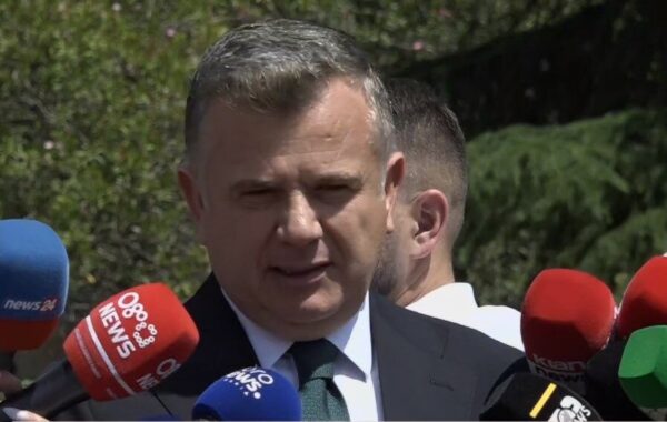 në BE