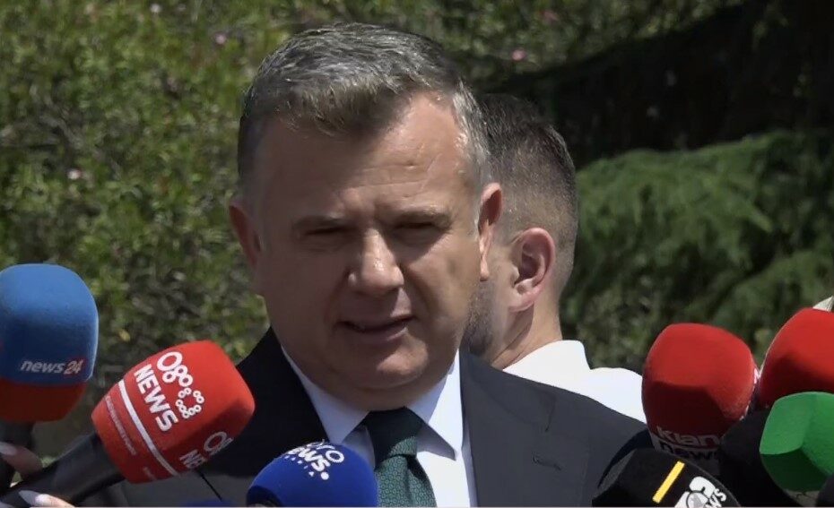 në BE