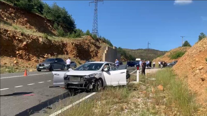 Makinat 'copash' në rrugën Bulqizë-Klos, një