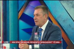 si një kostum i prerë
