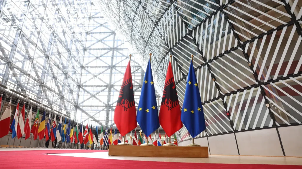 Sot Konferenca Ndëqeveritare në Bruksel mbi finalizimin e  Themeloreve   Rama në Bruksel