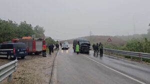 BMW ja përplaset me fugonin në Dibër  babë e bir nisen me urgjencë drejt spitalit të Traumës