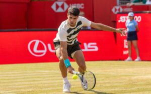 Alcaraz nuk rikuperon në kohë  rrezikon pjesëmarjen në Wimbledon