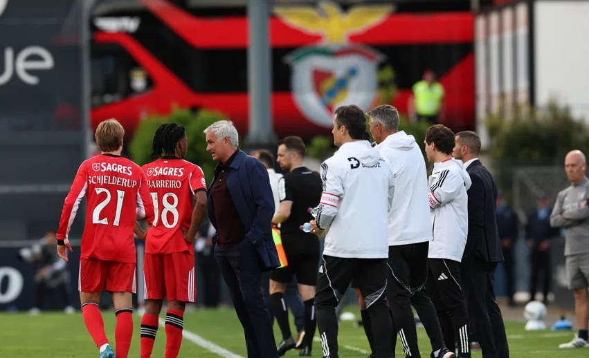 Benfica humb titullin dhe i ofron çmimin  Lojtari i ndeshjes  arbitrit  por sezoni  25  26 mund të jetë historik