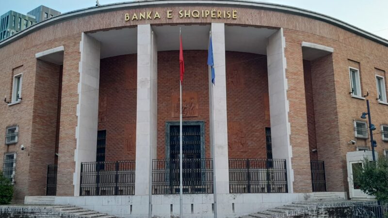 Rriten pagesat elektronike