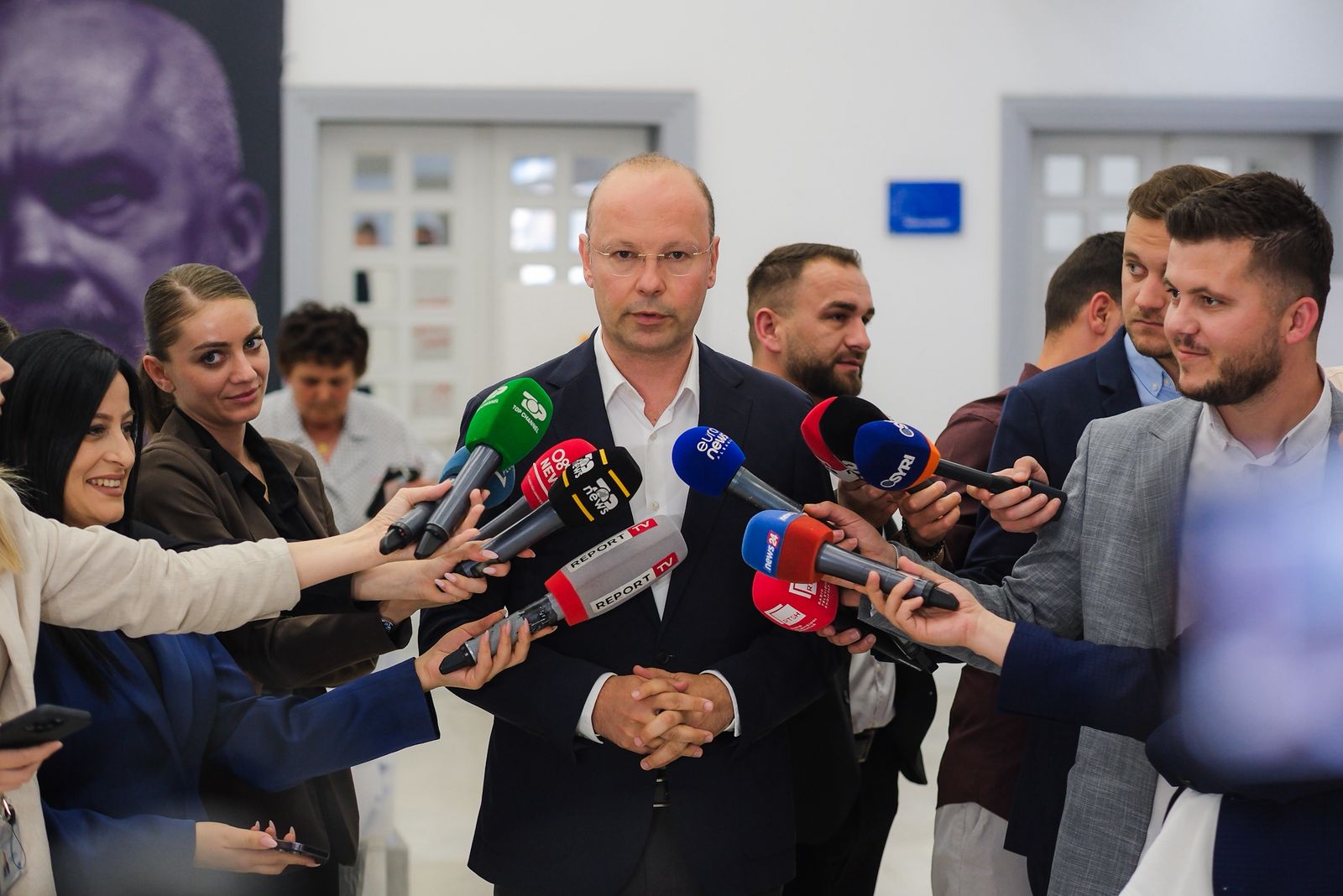 Referendumi për kreun e PD së shtyhet deri në orën 19 00 Kaso  Numri i votuesve i lartë
