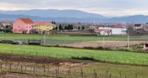 Projektligji  të huajt mund të blejnë tokë bujqësore në Shqipëri 7 vite pasi të antarësohemi