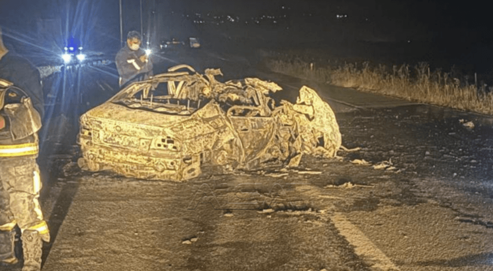Aksident i rëndë me katër viktima në qarkoren e Shkupit   shkrumbohet makina BMW pas përplasjes me një kamion me targa të Kosovës