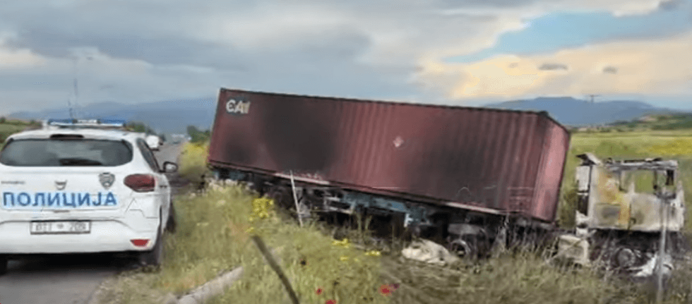 Dalin pamje nga aksidenti fatal në qarkoren e Shkupit  ku humbën jetën katër persona