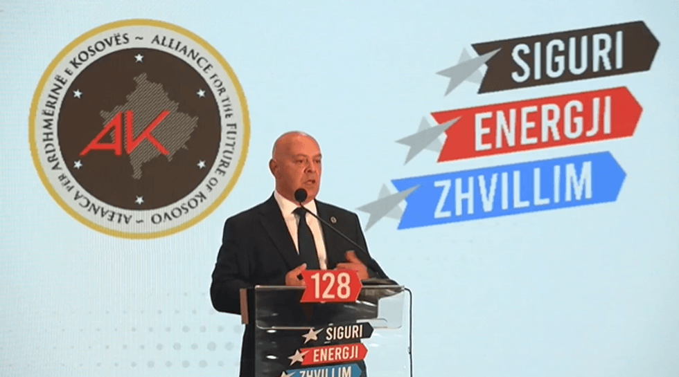 Ardian Gjini zgjidhet kryetar i AAK së  premton vazhdim të rrugës së Haradinajt
