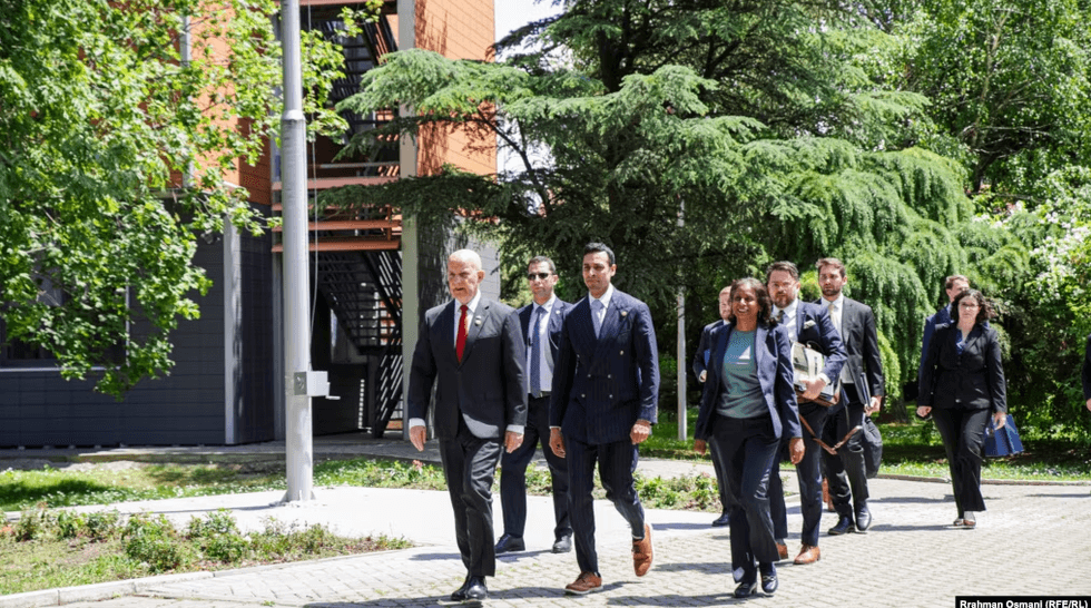 Stradner  Vizita e kongresistëve  hap për riafirmimin e angazhimit të SHBA së për paqe në rajon