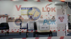 Koalicionet pezull  LVV së i duket herët  PDK s e ka diskutuar  LDK e AAK të heshtur