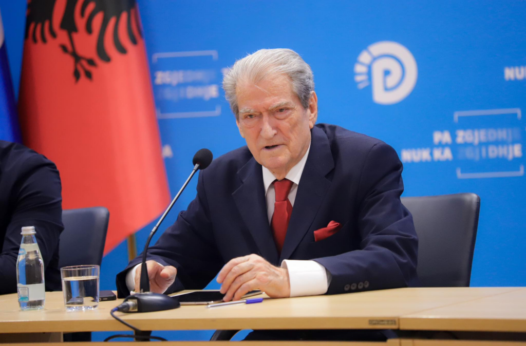 Fitoi referendumin  Berisha  Rezultat historik  të vijojmë betejën
