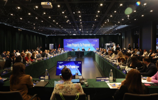 Konferencë rajonale në Tiranë, pronat dhe