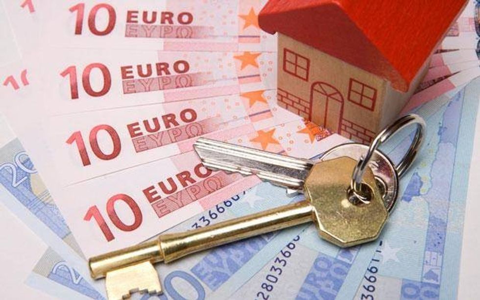 AKK akuzon Ministrinë e Financave për mosfunksionimin e sistemit të tatimit në pronë  Komunat po humbin miliona  qytetarët po penalizohen