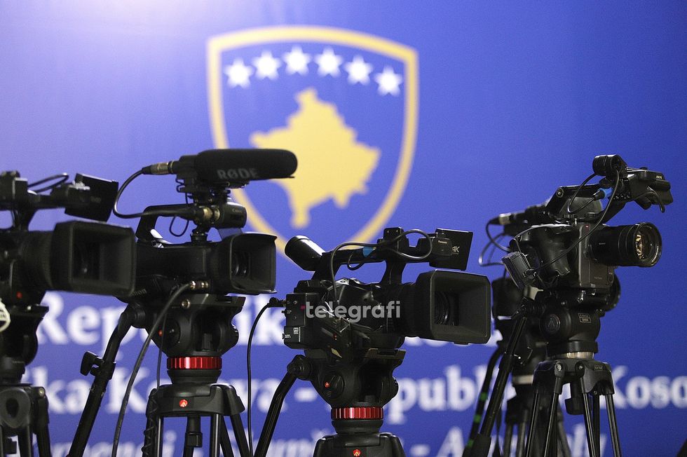 Britania dhe Finlanda  Media e lirë  kusht për qeverisje të mirë në Kosovë